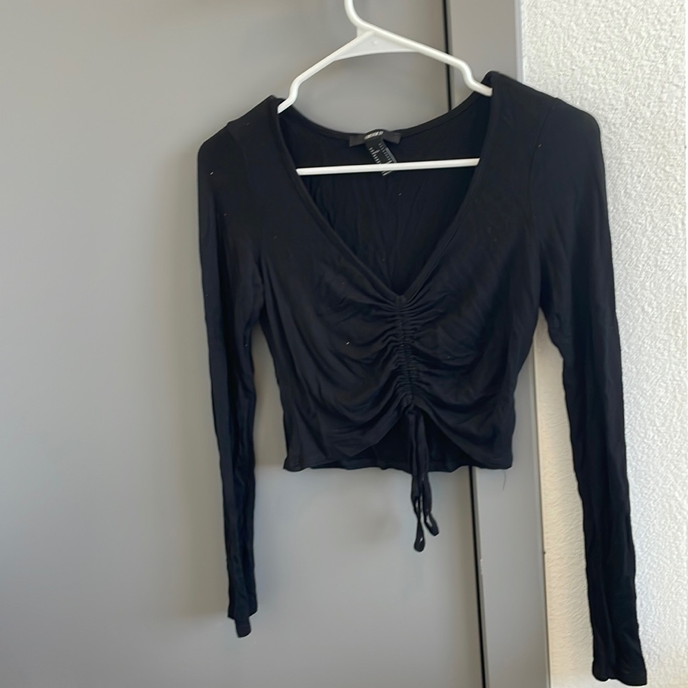 Forever 21 Black long sleeve cropped shirt